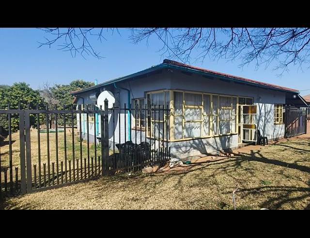 3 BEDROOM HOUSE FOR SALE IN MOUNTAIN VIEW